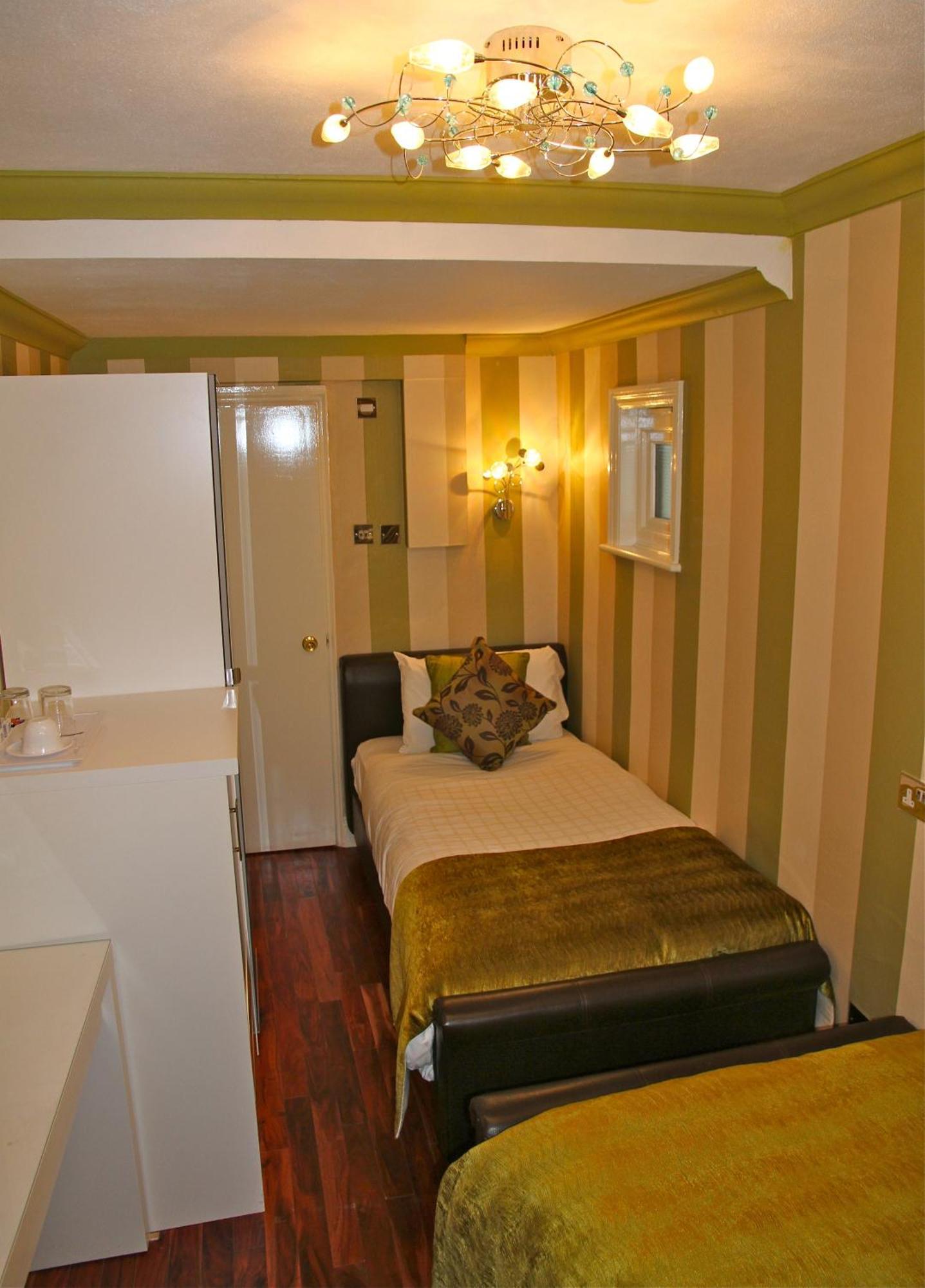 Crompton Guest House Hounslow Eksteriør bilde