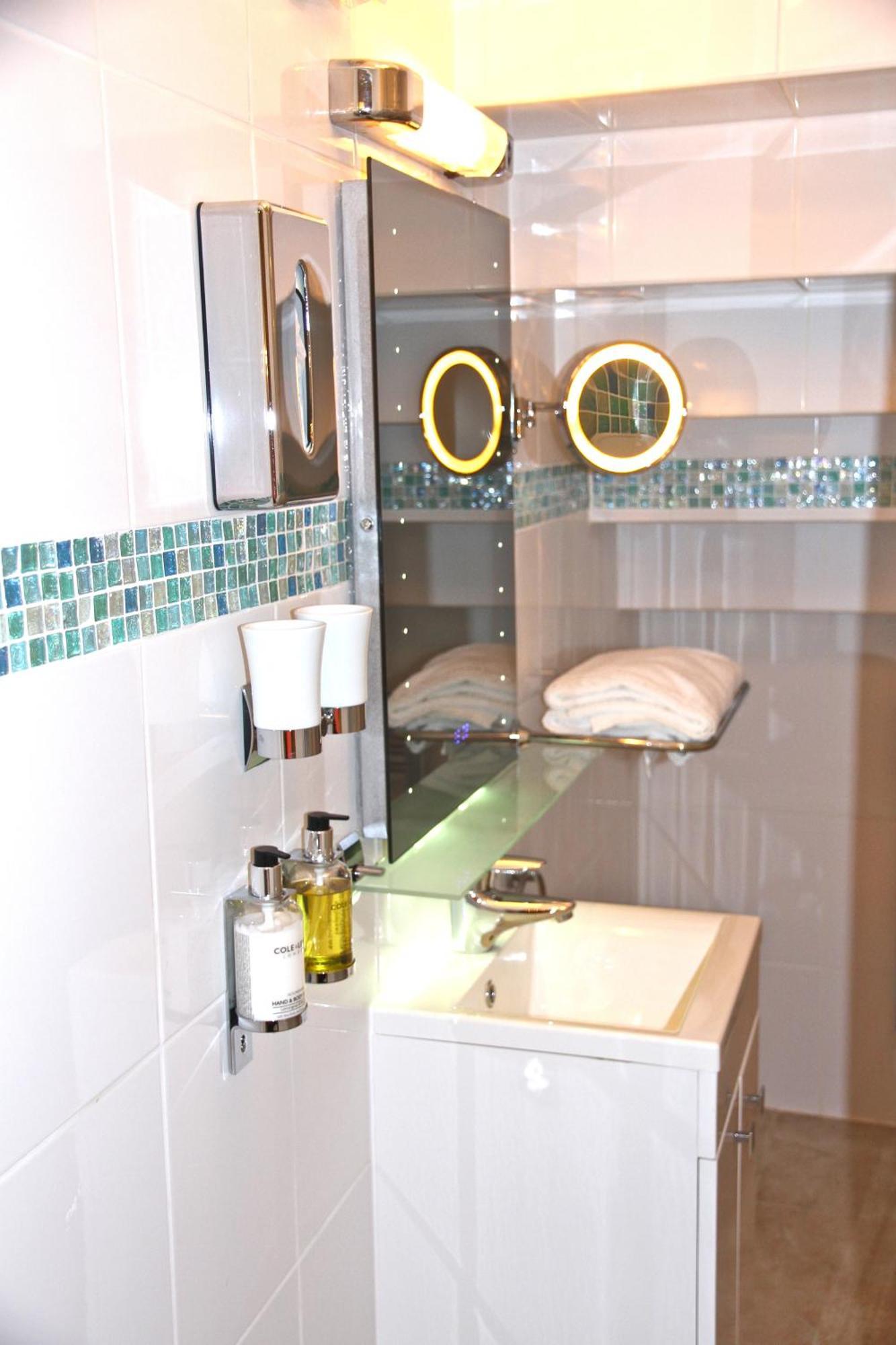 Crompton Guest House Hounslow Eksteriør bilde