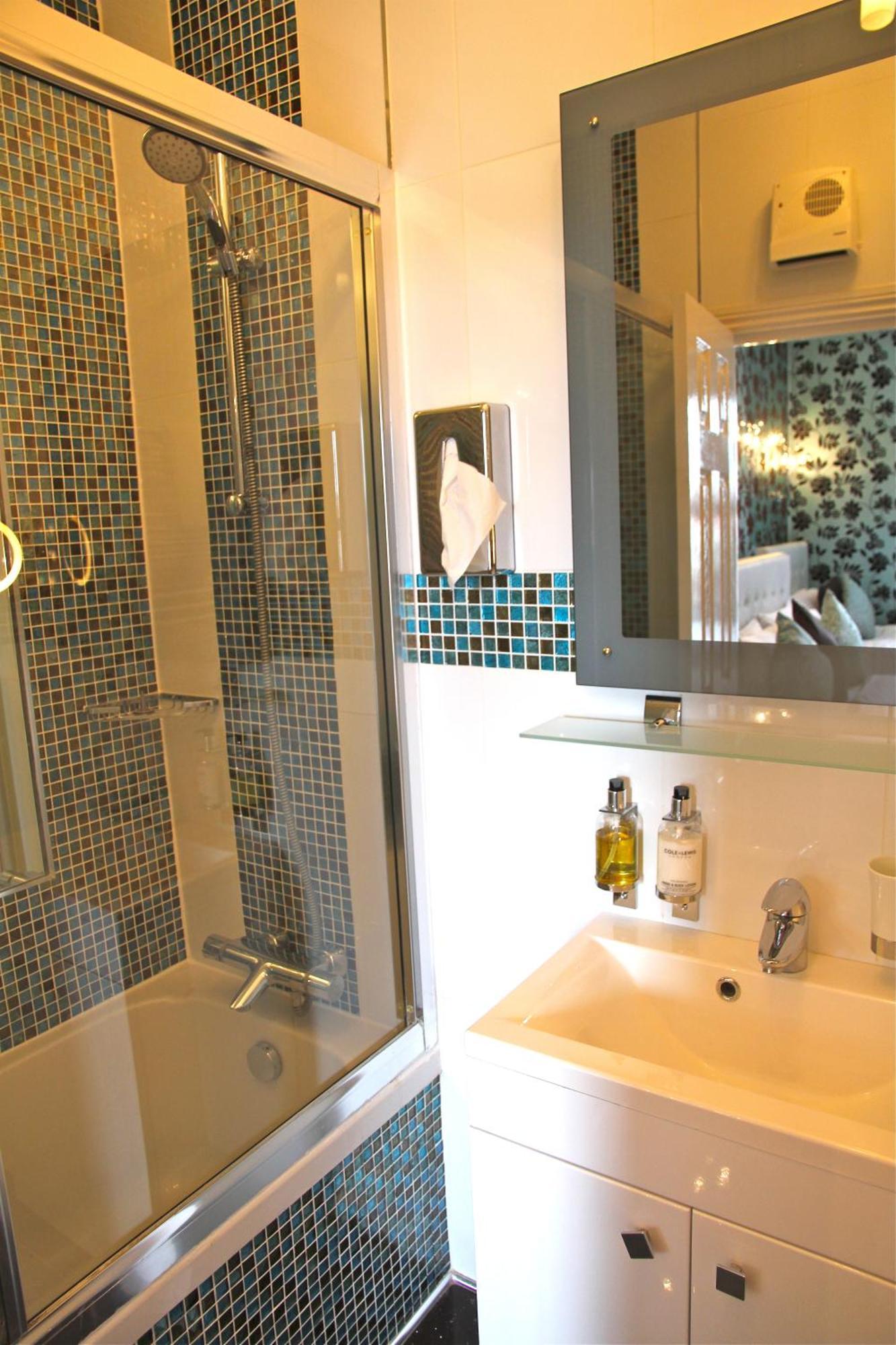 Crompton Guest House Hounslow Eksteriør bilde