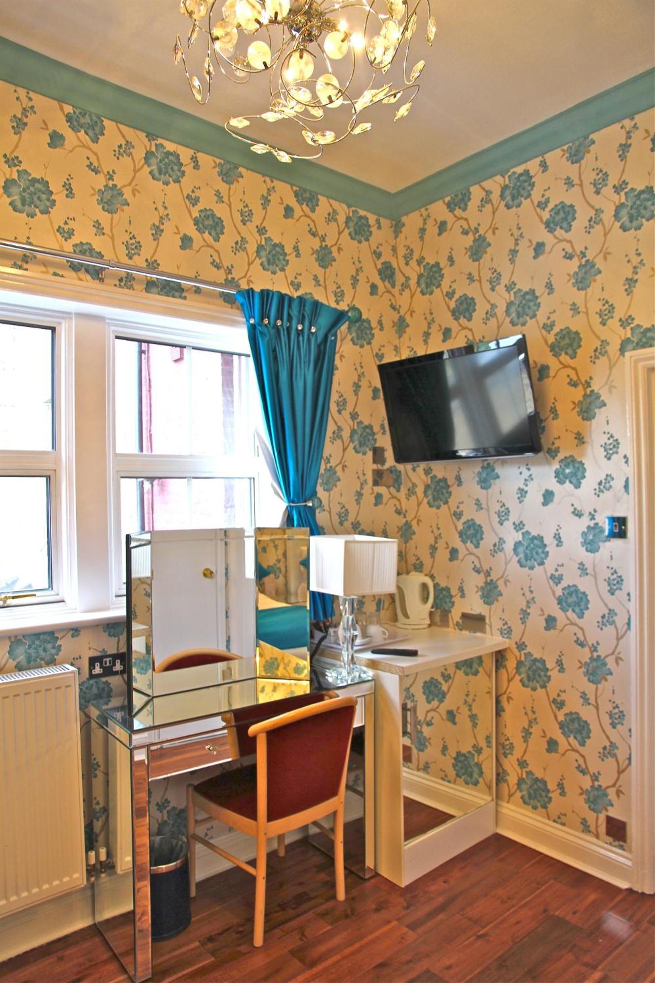 Crompton Guest House Hounslow Eksteriør bilde