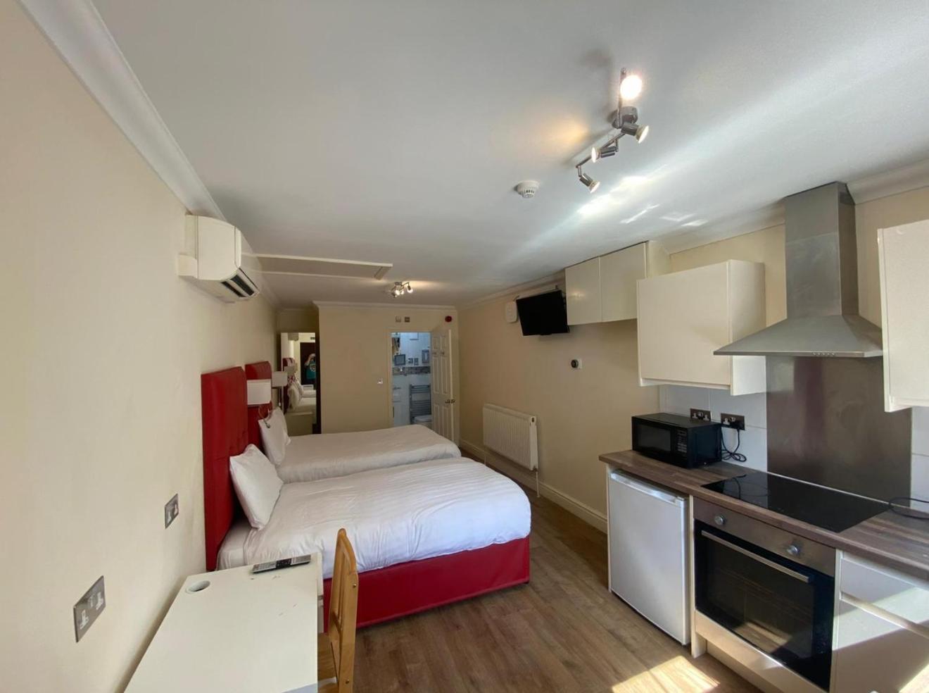Crompton Guest House Hounslow Eksteriør bilde