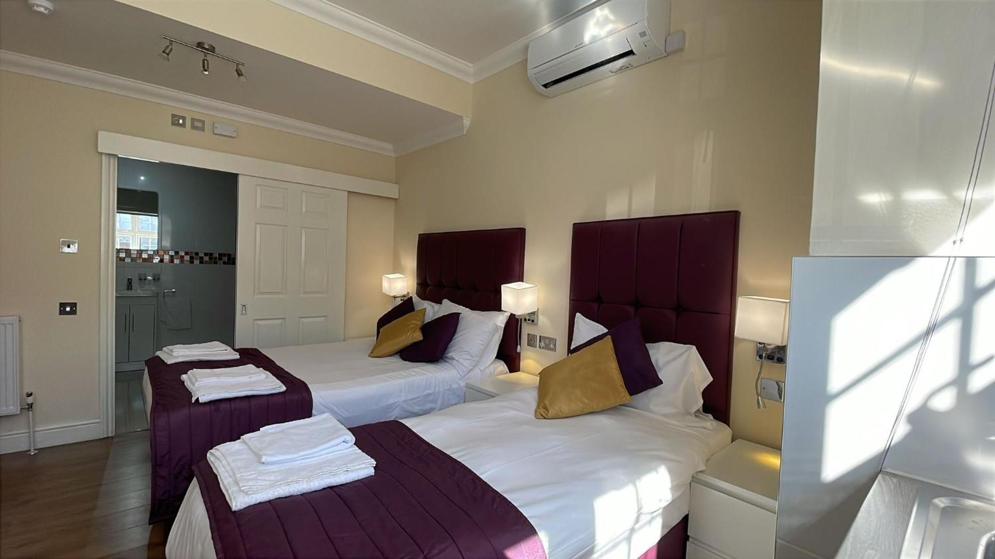 Crompton Guest House Hounslow Eksteriør bilde