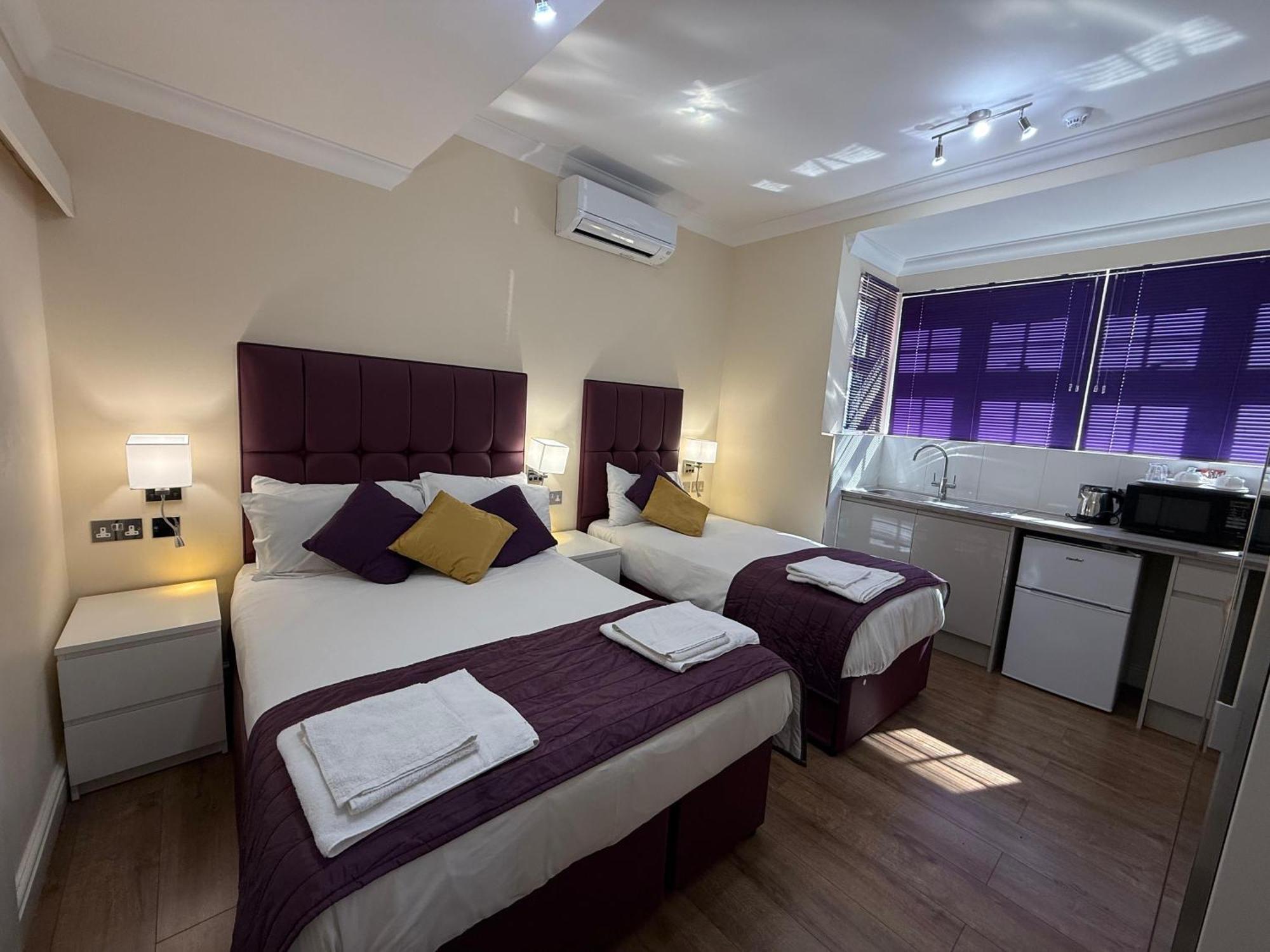 Crompton Guest House Hounslow Eksteriør bilde