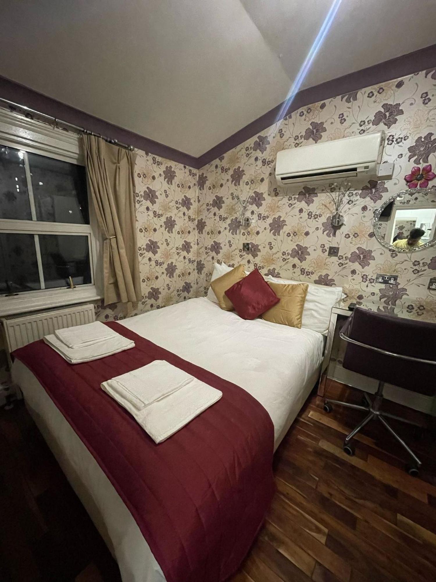 Crompton Guest House Hounslow Eksteriør bilde