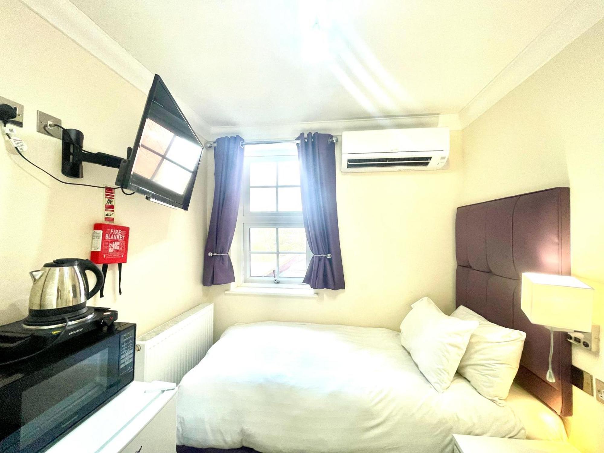 Crompton Guest House Hounslow Eksteriør bilde